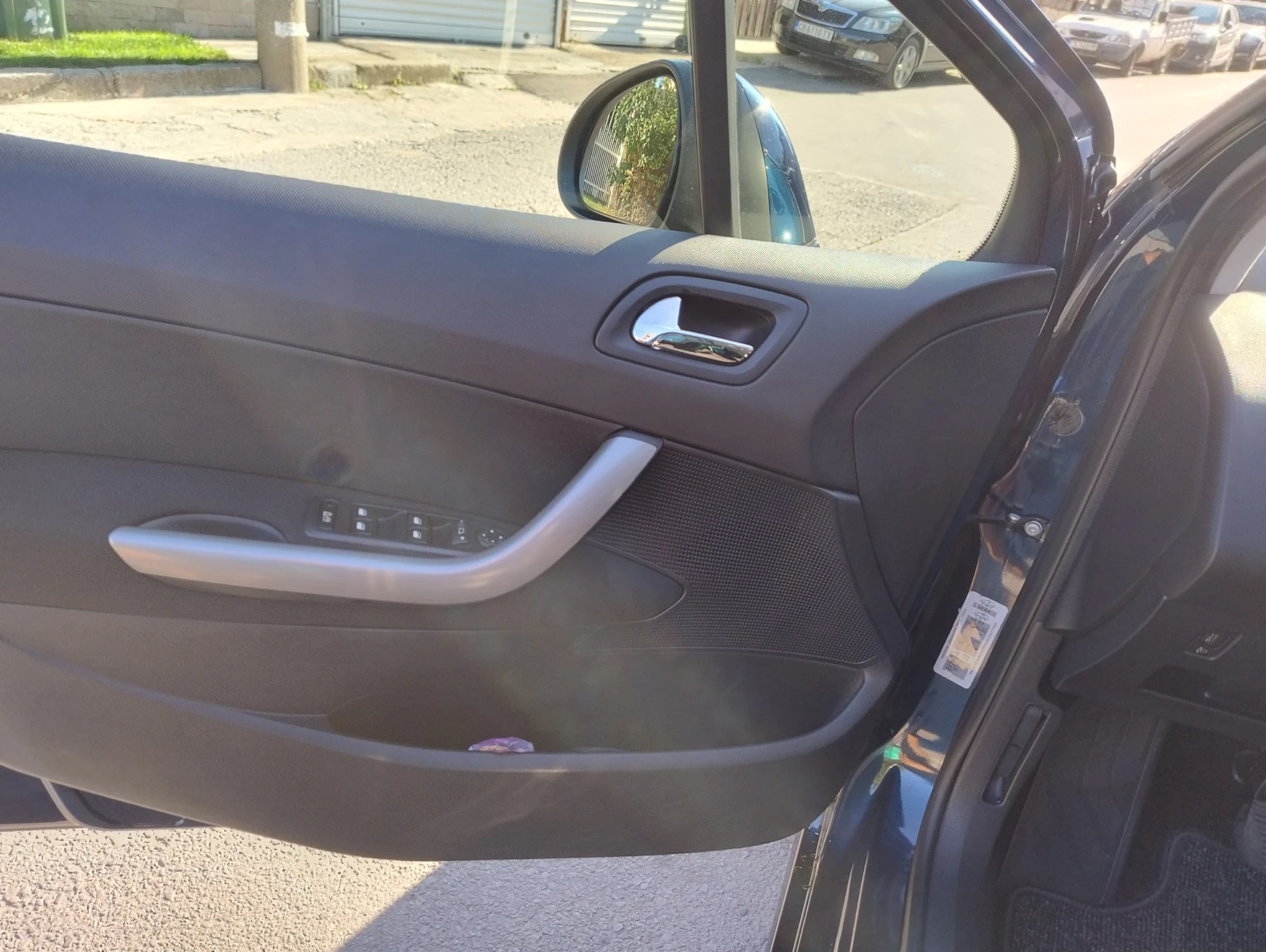 Peugeot 308 1.6 HDI ПАРКТРОНИК И ПАНОРАМА - изображение 8