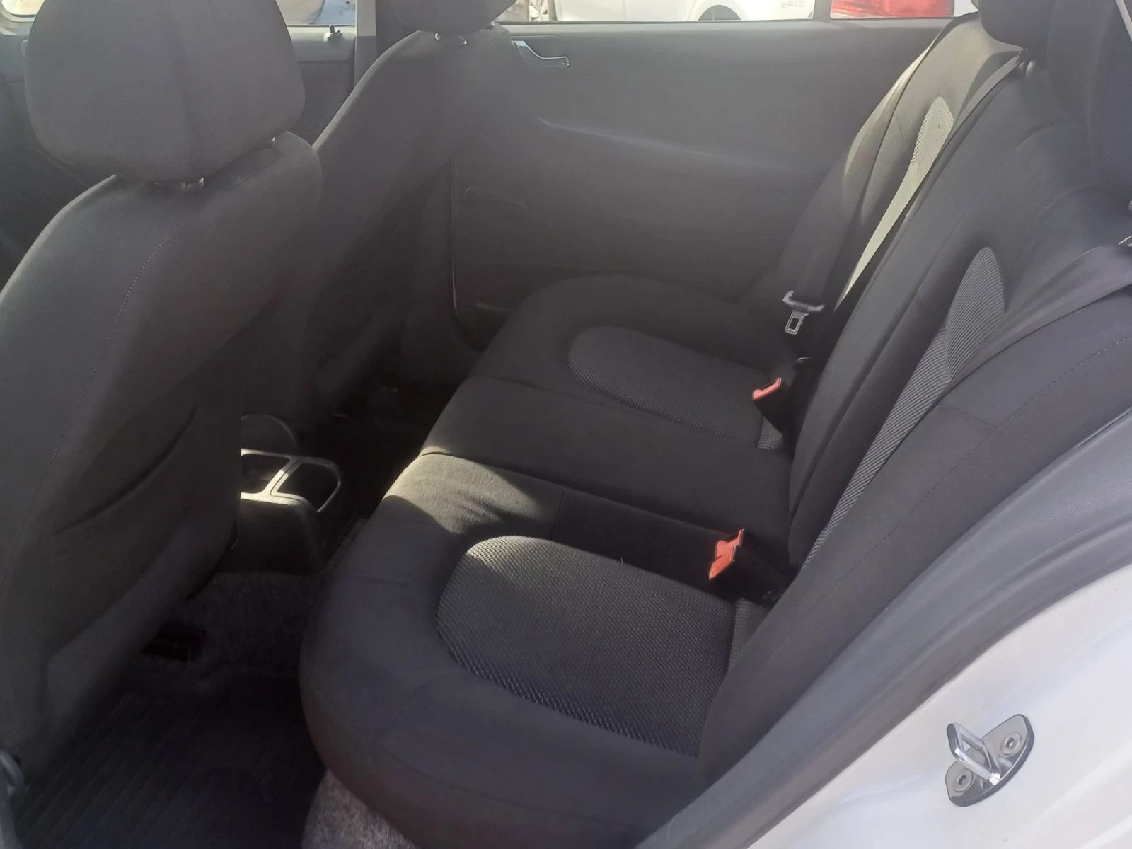 Skoda Fabia 1.2i 12v | Mobile.bg — изображение 12