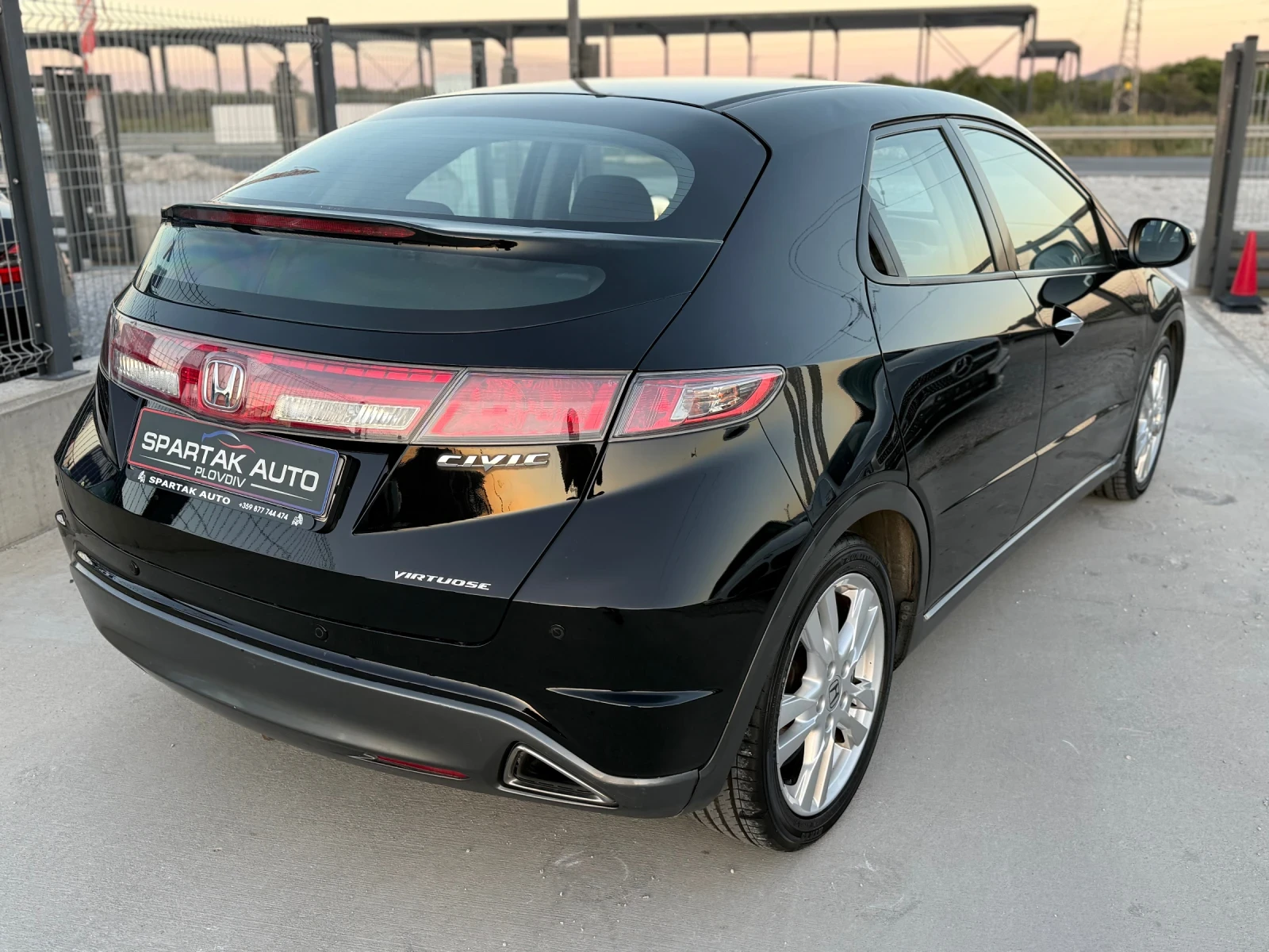Honda Civic 2.2D* 2011г* FACE* 140к.с* РЪЧКА* ТОП СЪСТОЯНИЕ*  - изображение 4