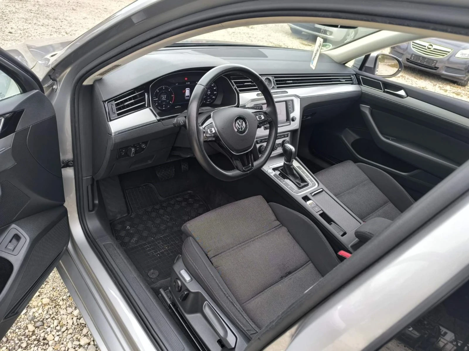 VW Passat 2.0TDI Digital Dist Full LED �������� 360* ������ | Mobile.bg � ����������� 12