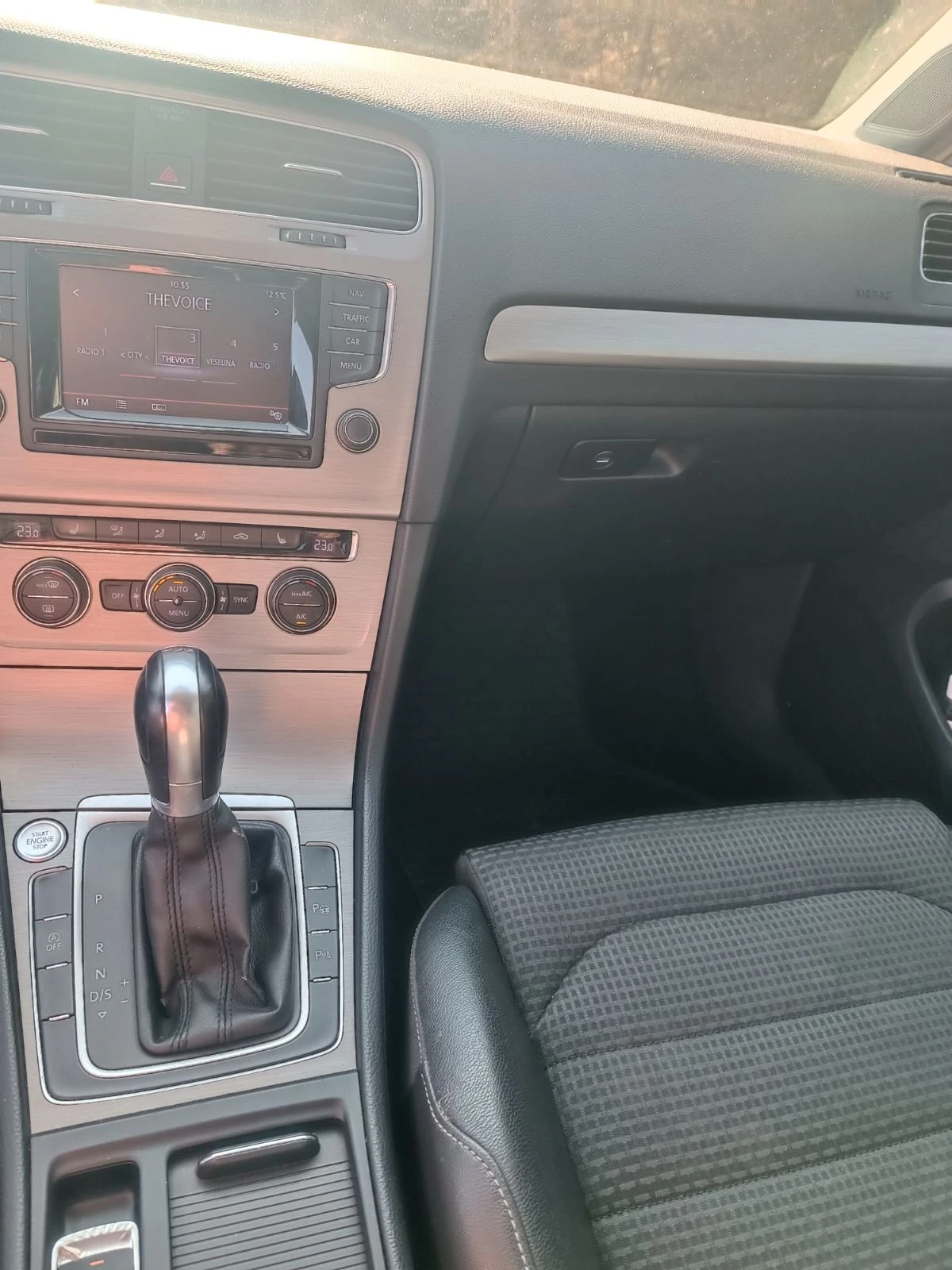VW Golf 7 TDI* NAVI* DSG7* KEYLESS, снимка 10 - Автомобили и джипове - 53744765