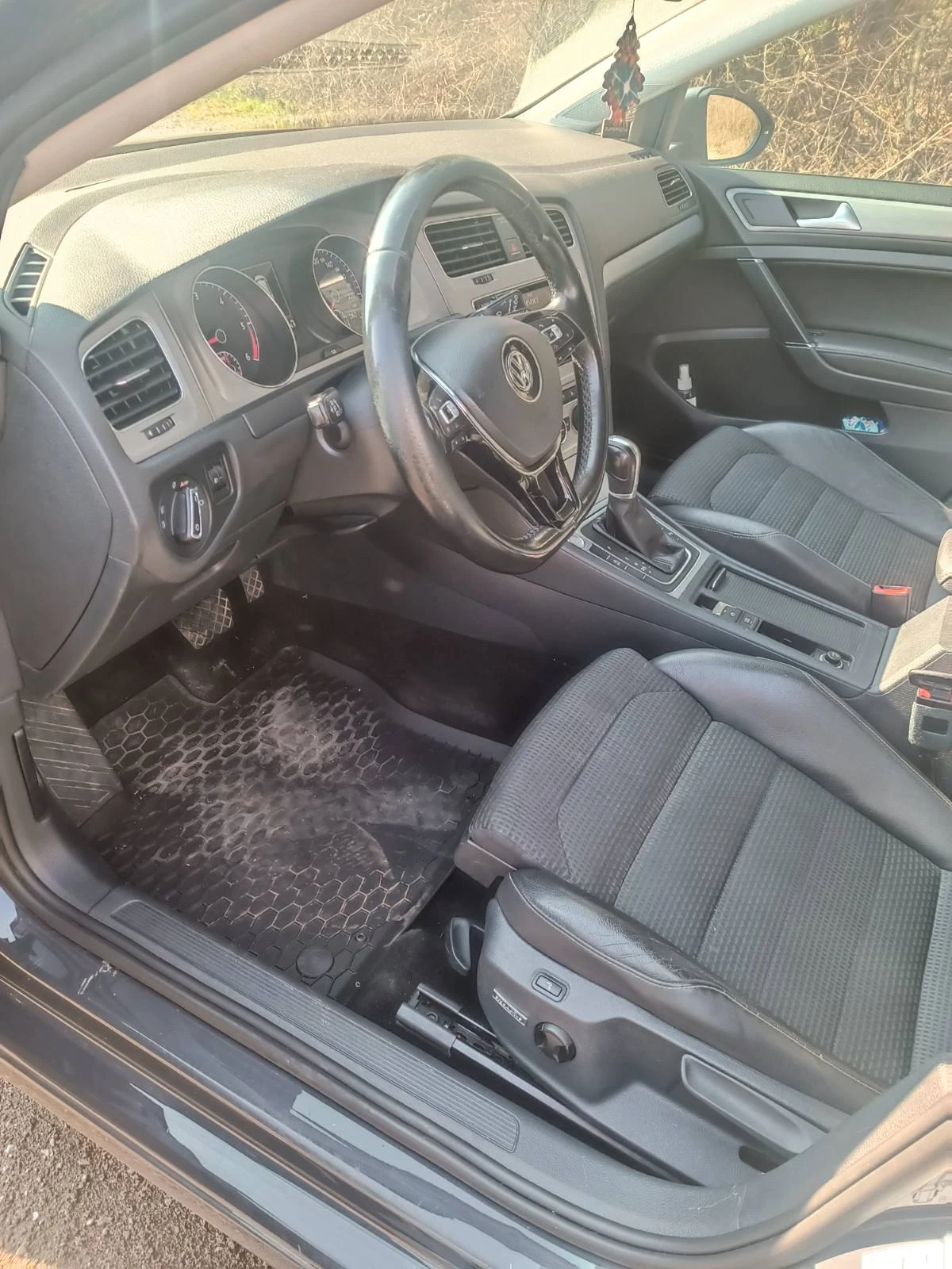 VW Golf 7 TDI* NAVI* DSG7* KEYLESS, снимка 16 - Автомобили и джипове - 53744765