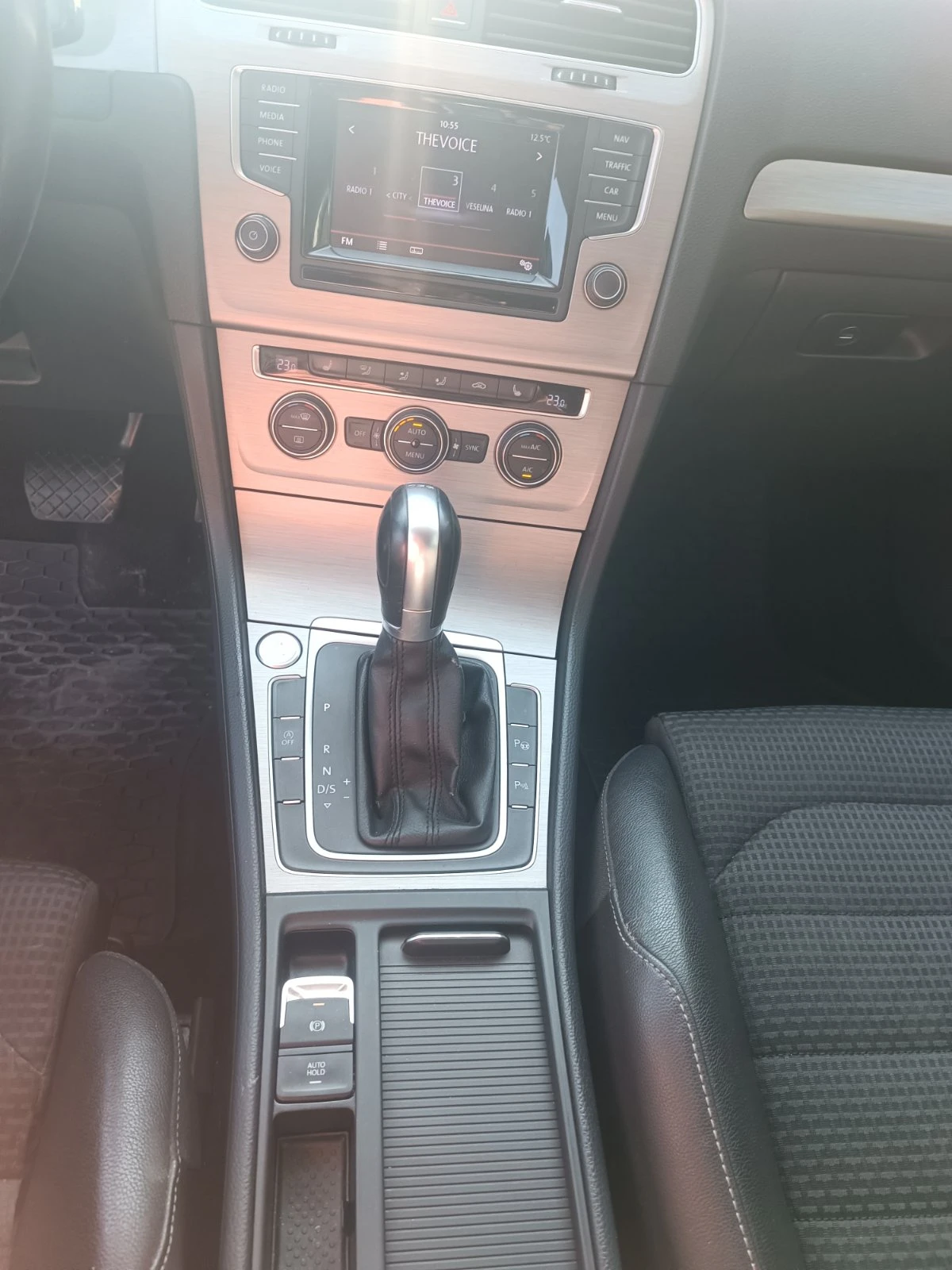 VW Golf 7 TDI* NAVI* DSG7* KEYLESS, снимка 12 - Автомобили и джипове - 53744765