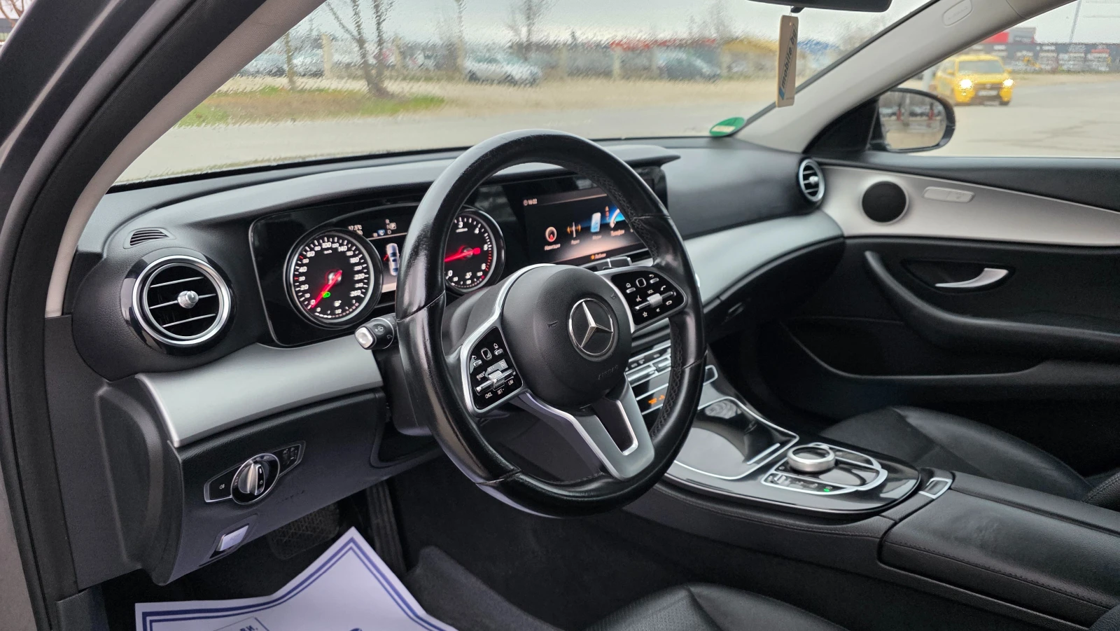 Mercedes-Benz E 220 ТОП ЦЕНА/AMG, снимка 9 - Автомобили и джипове - 53939998