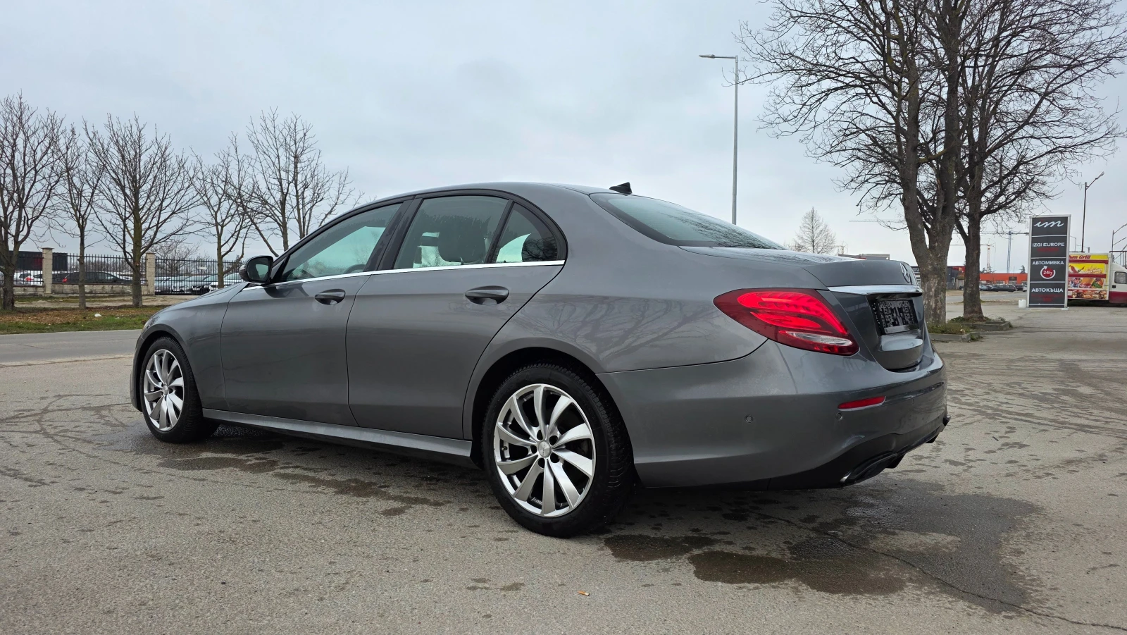 Mercedes-Benz E 220 ТОП ЦЕНА/AMG, снимка 14 - Автомобили и джипове - 53939998