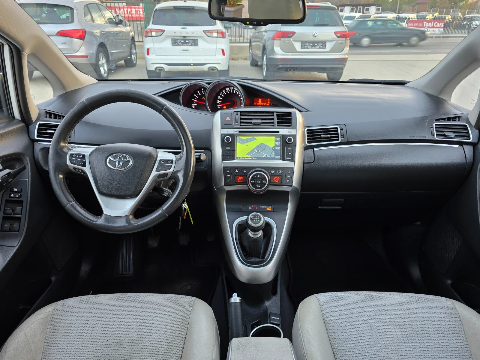 Toyota Verso 1.6D4d, Камера, Нави, Подгрев, 7 места!, снимка 7 - Автомобили и джипове - 53970270