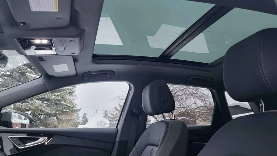Audi E-Tron * 50 quattro * ПАНО * KEYLESS * ПОДГРЕВИ * CARFAX, снимка 10 - Автомобили и джипове - 54060783