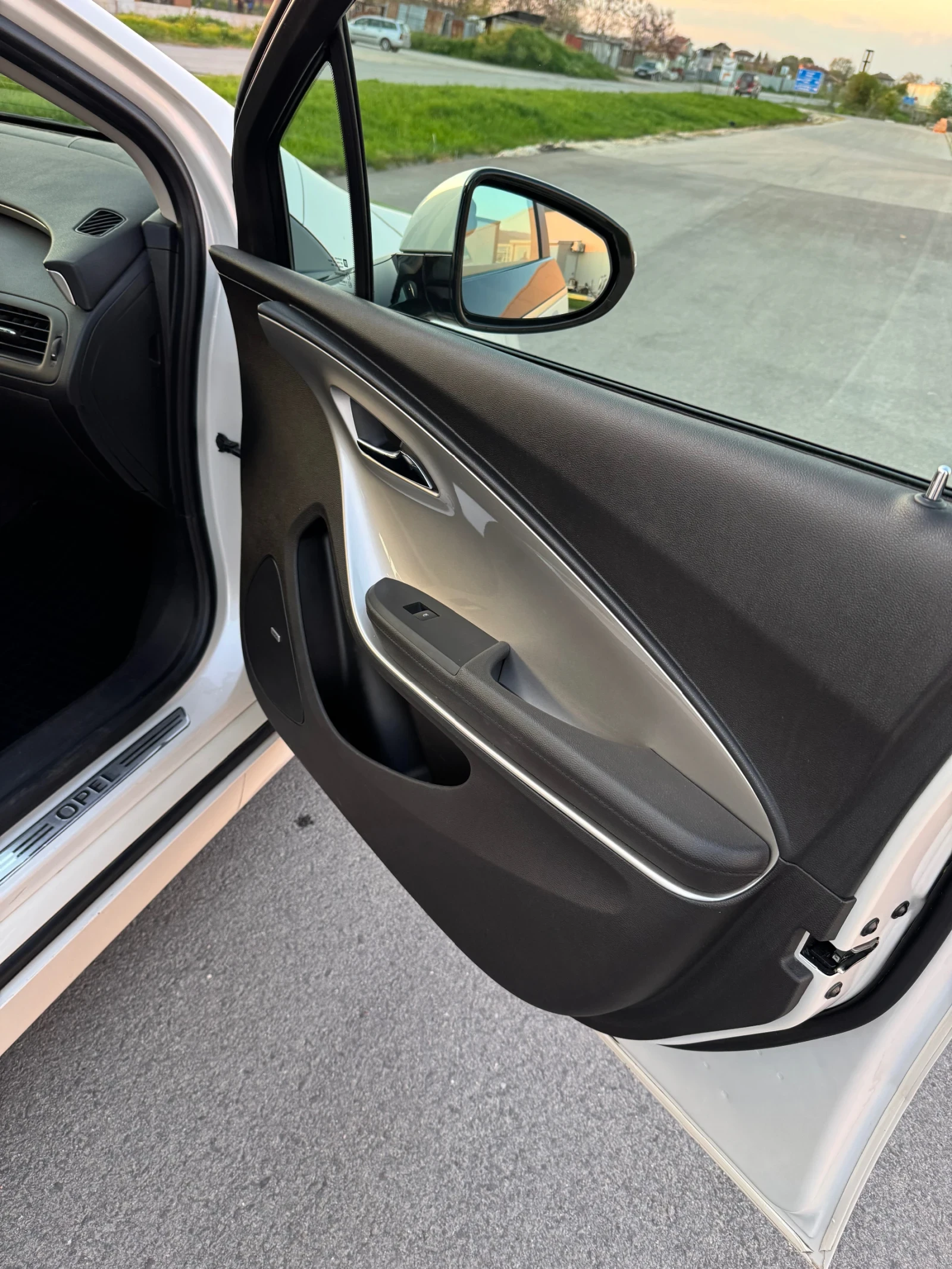 Opel Ampera 1.4 plug-in ������ | Mobile.bg � ����������� 9