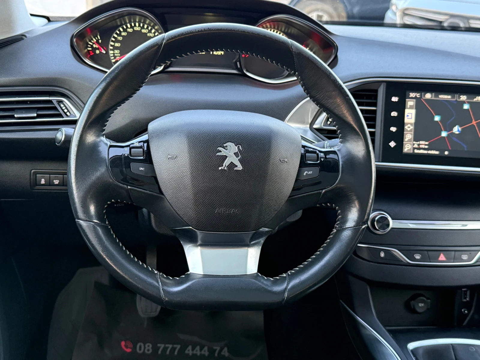 Peugeot 308 1.2i* 2015г* РЪЧКА* Топ Състояние* СЕРВИЗНА* , снимка 16 - Автомобили и джипове - 55216471