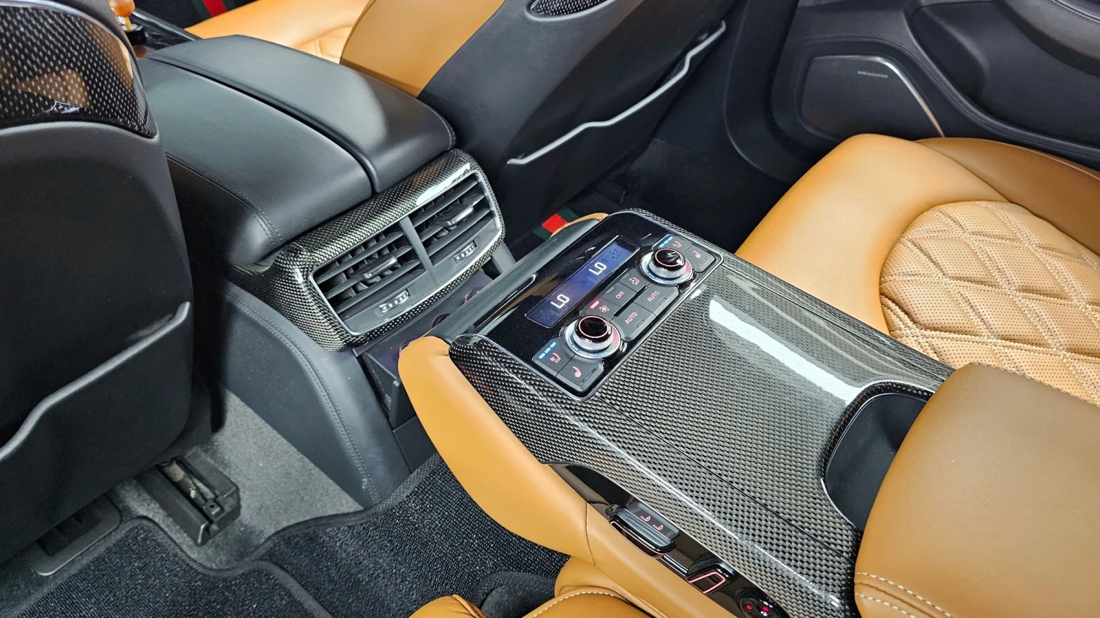 Audi S8 Matrix* 4.0 * TFSI* Navi* Camera* HeadUp, снимка 17 - Автомобили и джипове - 55262860