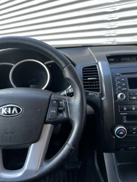 Kia Sorento 2.4i 2WD - 7 МЕСТЕН, снимка 16