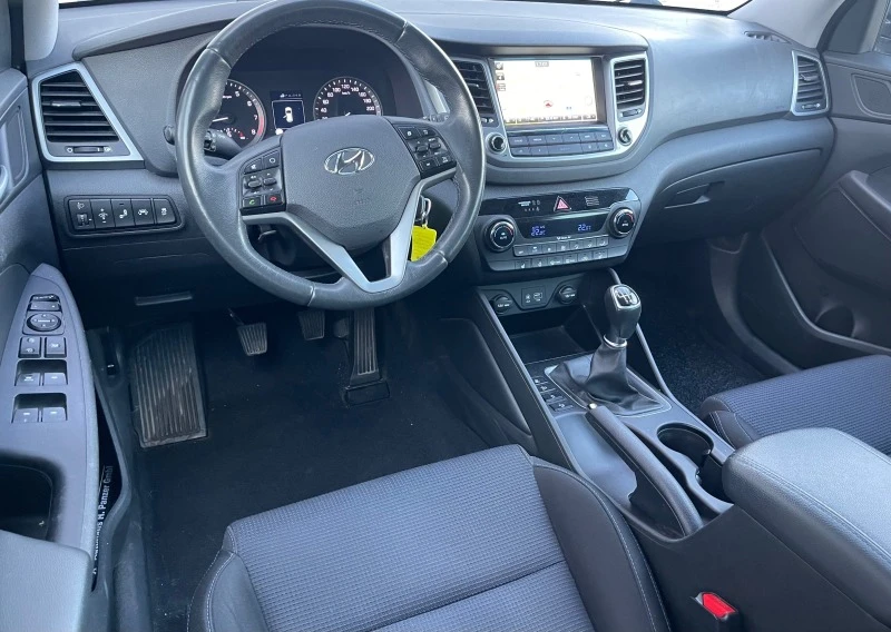 Hyundai Tucson 1, 6i 132k.c., нави, мулти, камера, борд, темпо, е, снимка 12 - Автомобили и джипове - 44462575