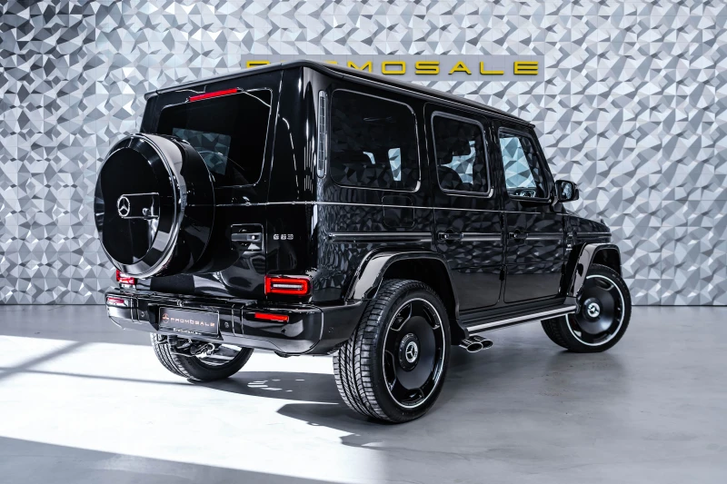 Mercedes-Benz G 63 AMG 4M+ Exclusive* Carbon* Pano* Burm* , снимка 4 - Автомобили и джипове - 47853596