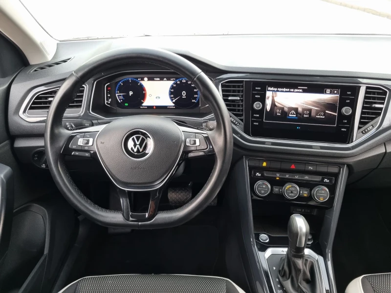 VW T-Roc 2.0TDI 4Motion Digital Matrix Distr Assist Keyless, снимка 14 - Автомобили и джипове - 48308923