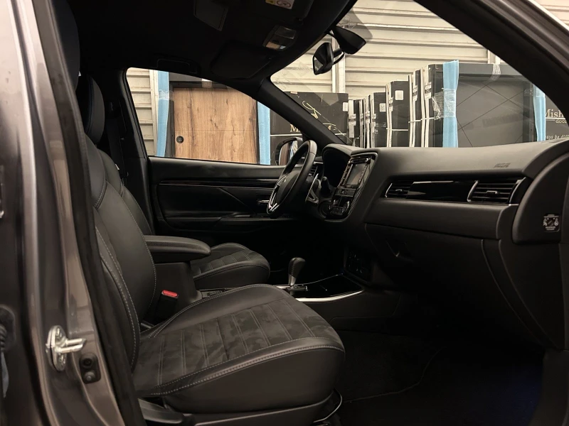 Mitsubishi Outlander ACTIVE+ 4WD, снимка 13 - Автомобили и джипове - 52412135