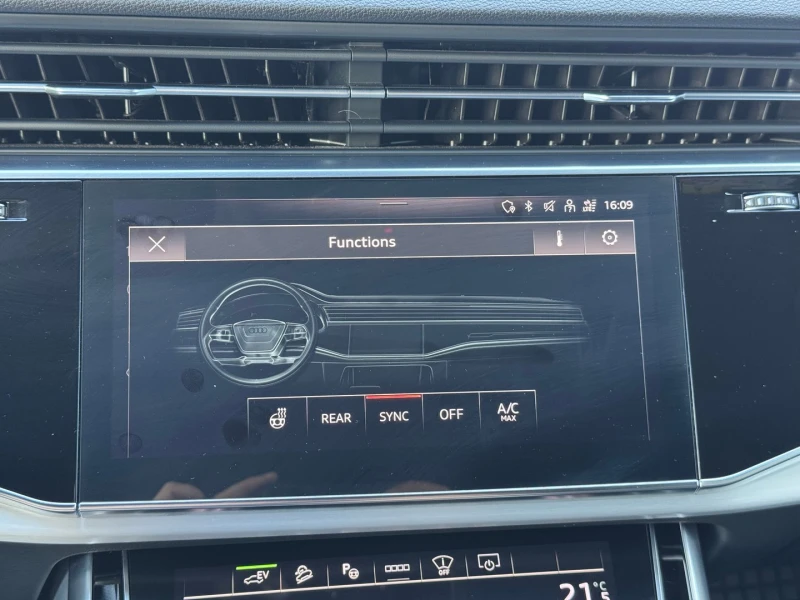 Audi Q8 55 TFSIe quattro - 122900 лв. - 48035460 | Car24.bg