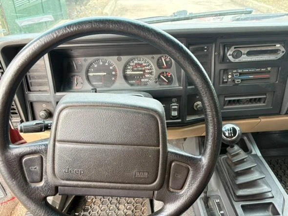 Jeep Cherokee, снимка 2 - Автомобили и джипове - 53727997