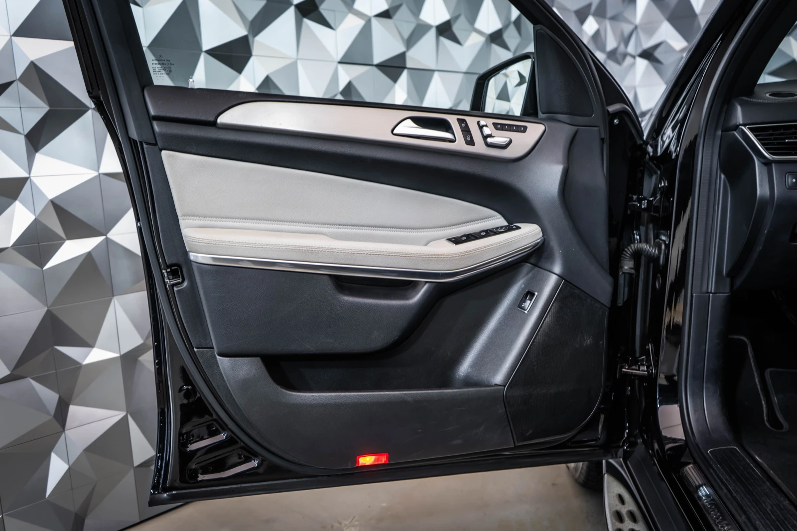 Mercedes-Benz GLS 500 4�* 7Seats* 360* ��������* ������� | Mobile.bg � ����������� 7