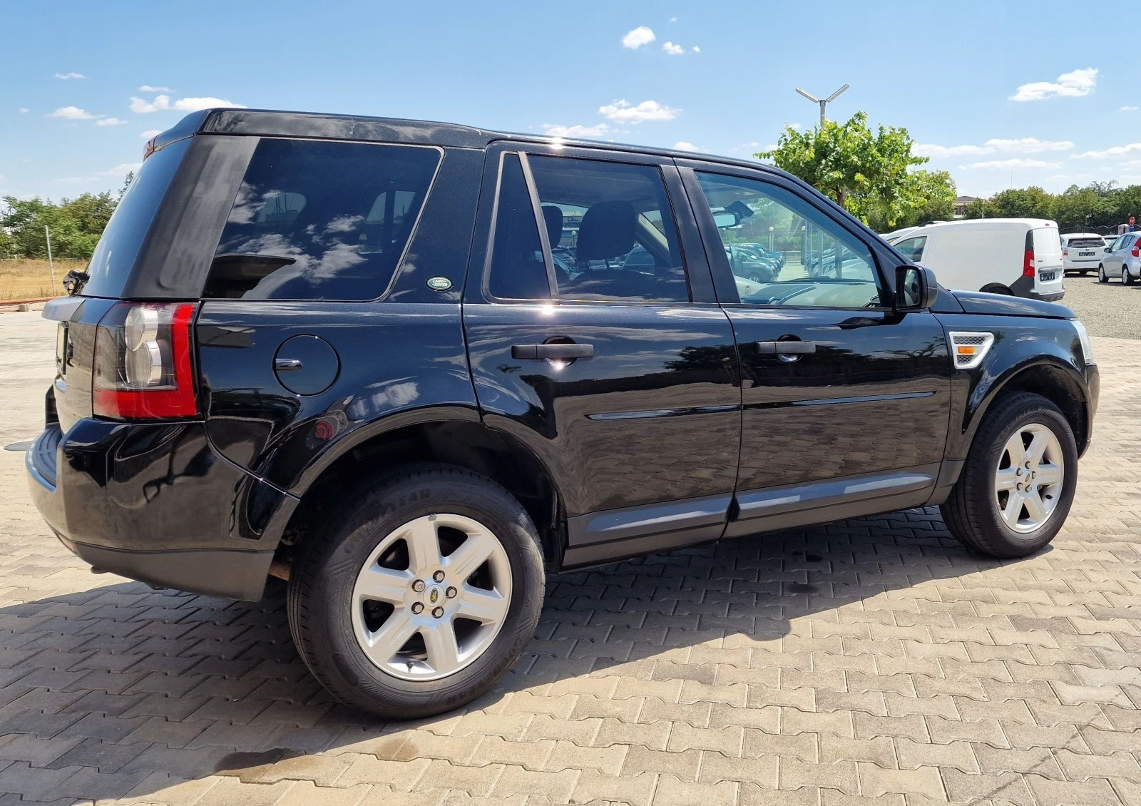 Land Rover Freelander 2.2SD4 N1 - изображение 4