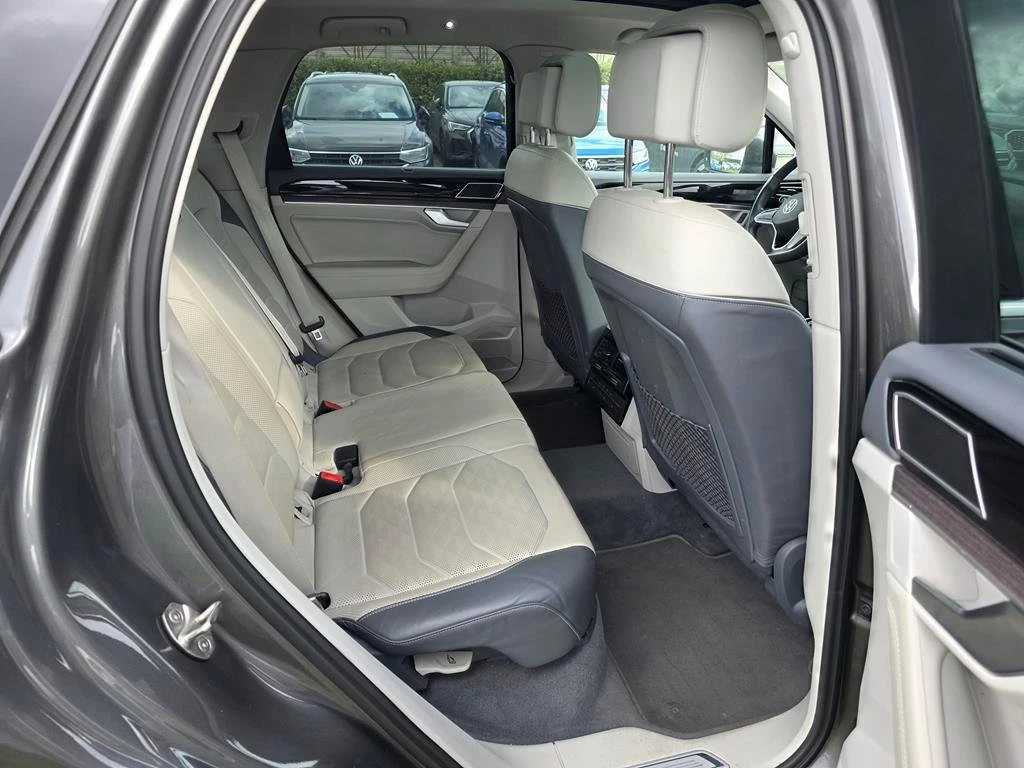 VW Touareg 3.0 TDI Elegance, снимка 6 - Автомобили и джипове - 53958764