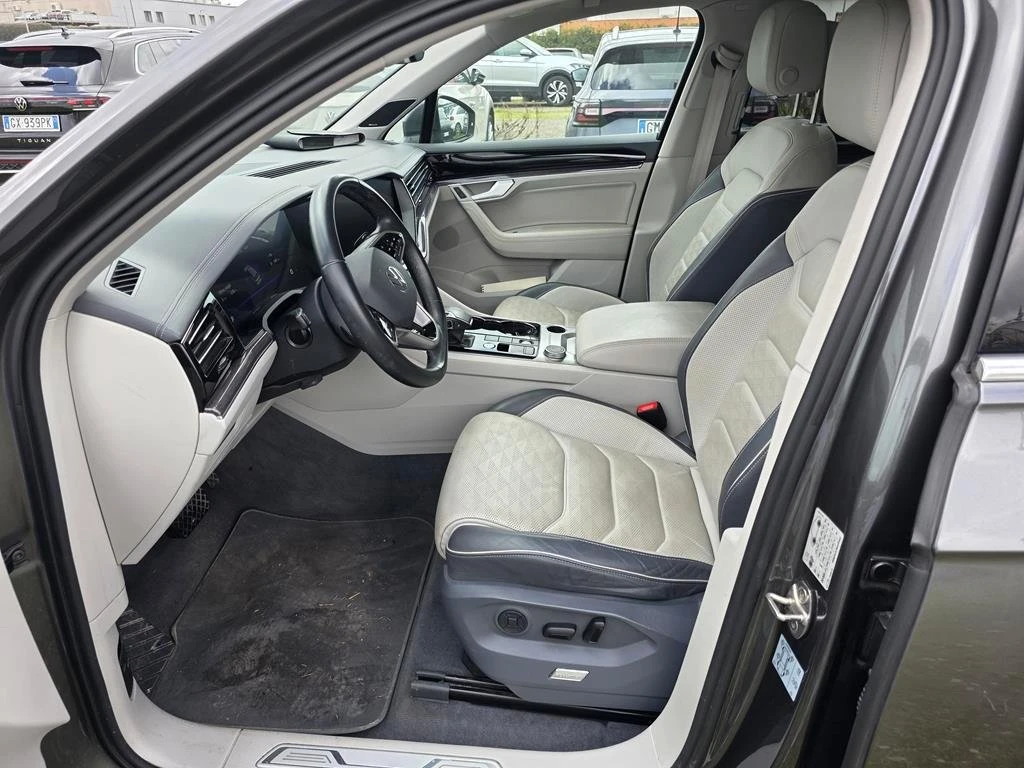 VW Touareg 3.0 TDI Elegance, снимка 5 - Автомобили и джипове - 53958764