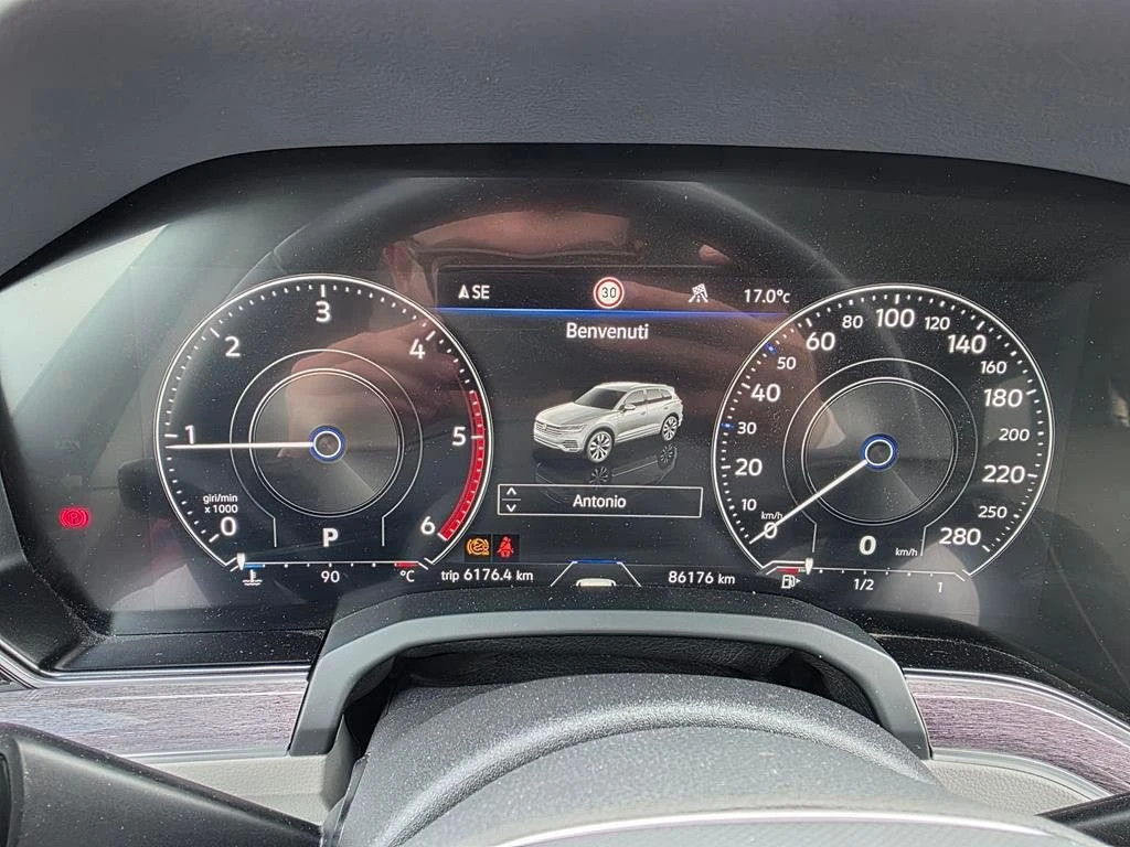 VW Touareg 3.0 TDI Elegance, снимка 7 - Автомобили и джипове - 53958764