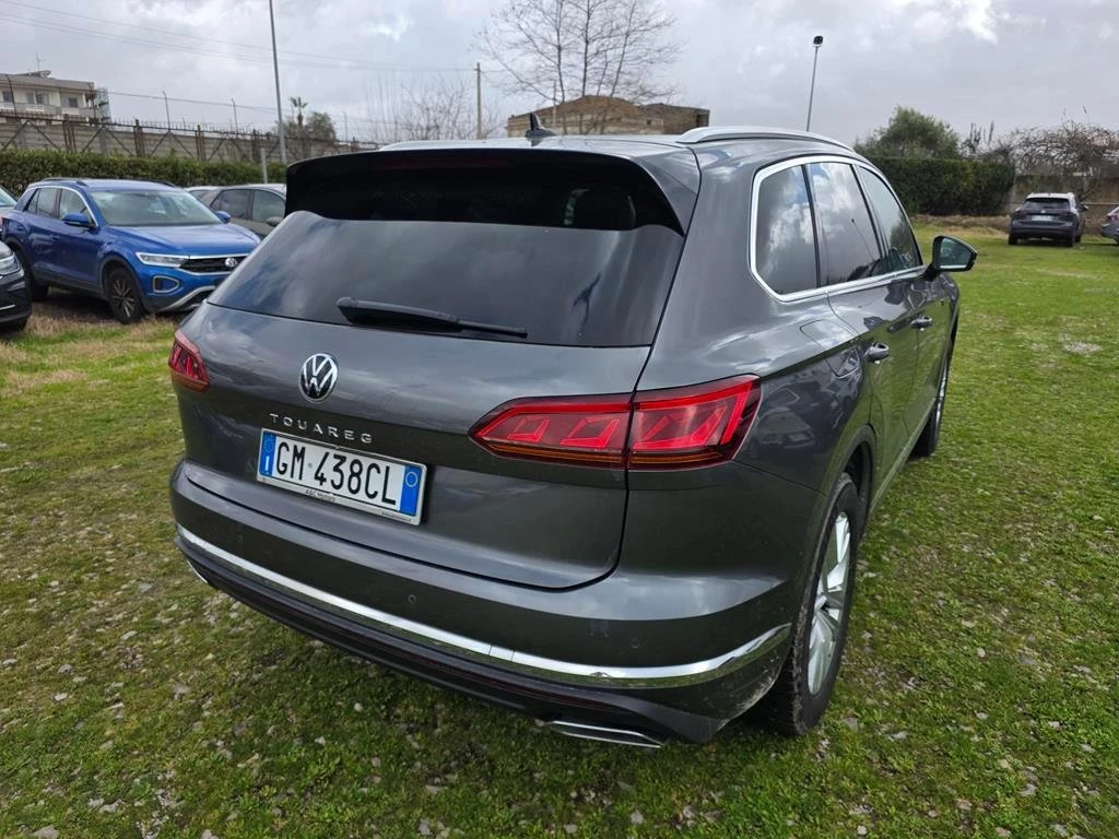 VW Touareg 3.0 TDI Elegance, снимка 3 - Автомобили и джипове - 53958764