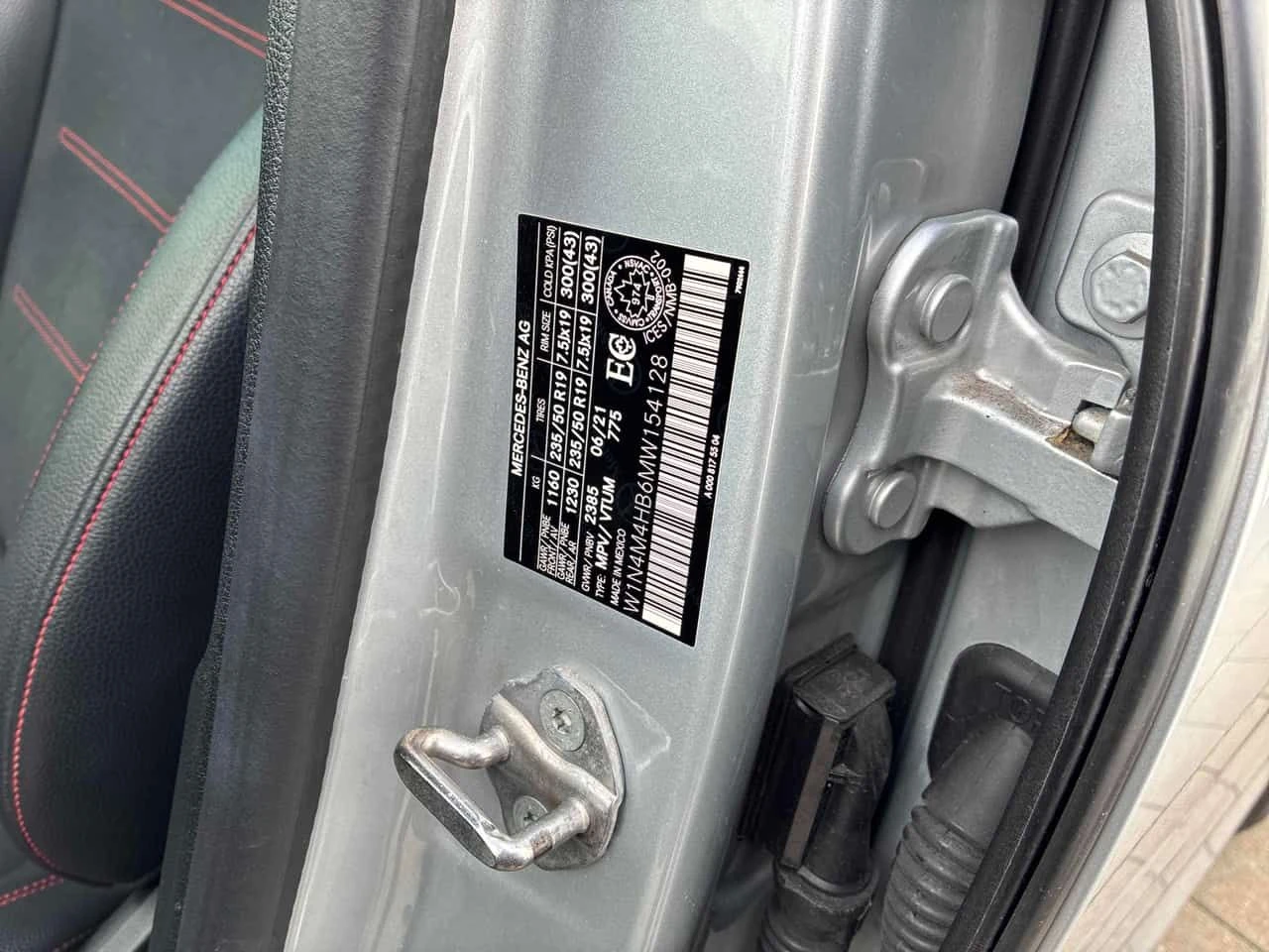 Mercedes-Benz GLB * 250 * ПРЕДСТАВИТЕЛСТВО * 2 КЛЮЧА * 360, снимка 14 - Автомобили и джипове - 54117104