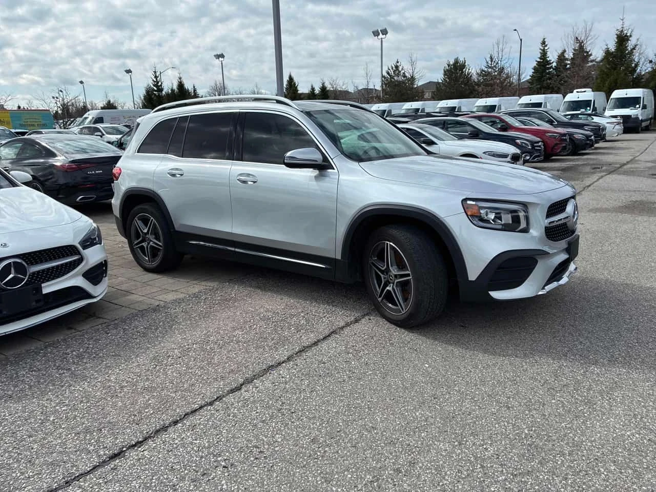 Mercedes-Benz GLB * 250 * ПРЕДСТАВИТЕЛСТВО * 2 КЛЮЧА * 360, снимка 3 - Автомобили и джипове - 54117104