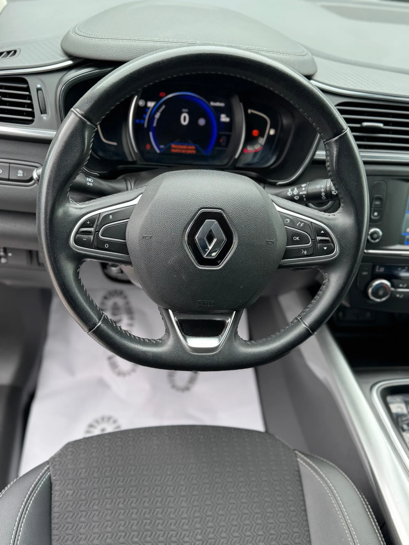 Renault Kadjar 1.5DCI/АВТОМАТ/ENERGY INTENS/ТОП СЪСТОЯНИЕ, снимка 12 - Автомобили и джипове - 54641192