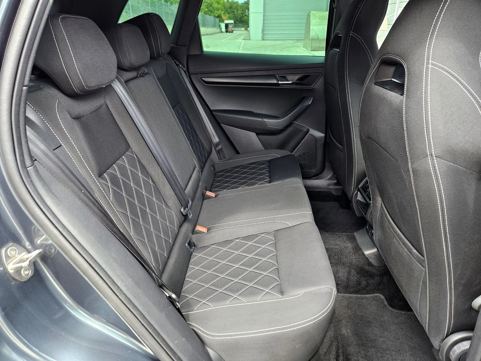 Skoda Karoq SPORTLINE 2.0 4Х4 , снимка 11 - Автомобили и джипове - 55409734