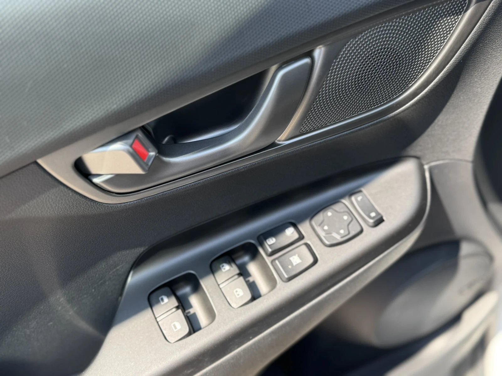 Hyundai Kona, снимка 5 - Автомобили и джипове - 55584314