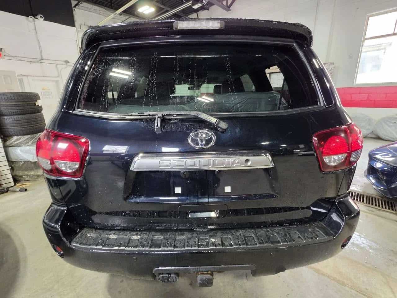 Toyota Sequoia * 4WD Platinum 5.7L * CARFAX * 7 МЕСТА, снимка 4 - Автомобили и джипове - 55668039