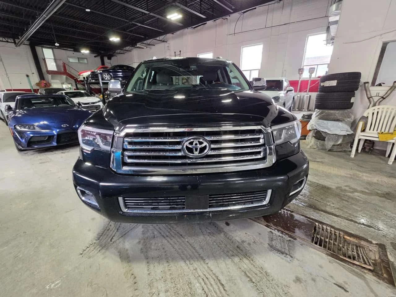 Toyota Sequoia * 4WD Platinum 5.7L * CARFAX * 7 МЕСТА, снимка 6 - Автомобили и джипове - 55668039