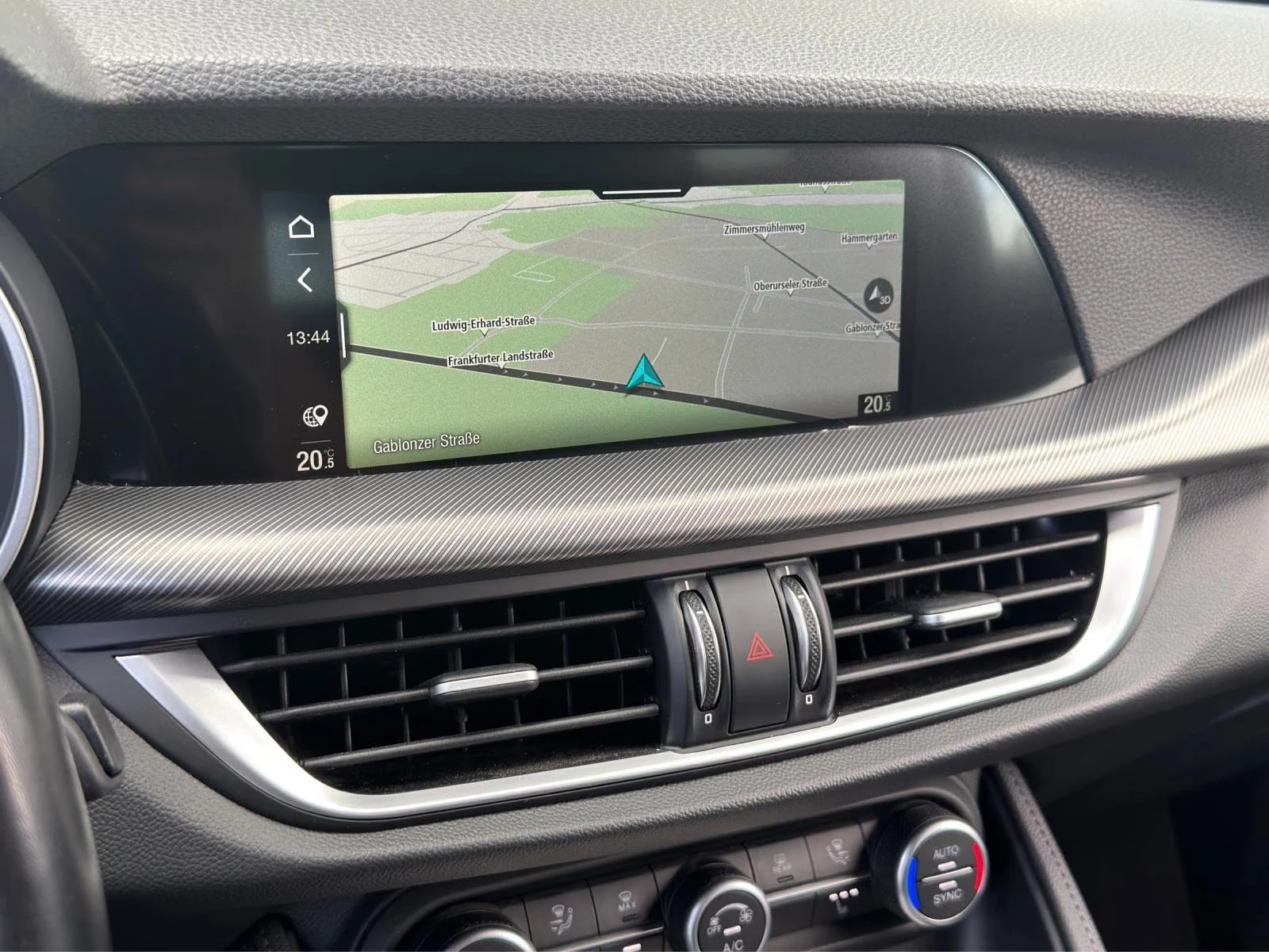 Alfa Romeo Stelvio VELOCE/280HP/Q4/PANO/AHK/CAM/MEMO/KLESS/630q, снимка 9 - Автомобили и джипове - 55750997