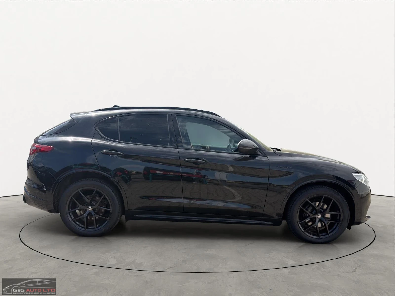 Alfa Romeo Stelvio VELOCE/280HP/Q4/PANO/AHK/CAM/MEMO/KLESS/630q, снимка 2 - Автомобили и джипове - 55750997
