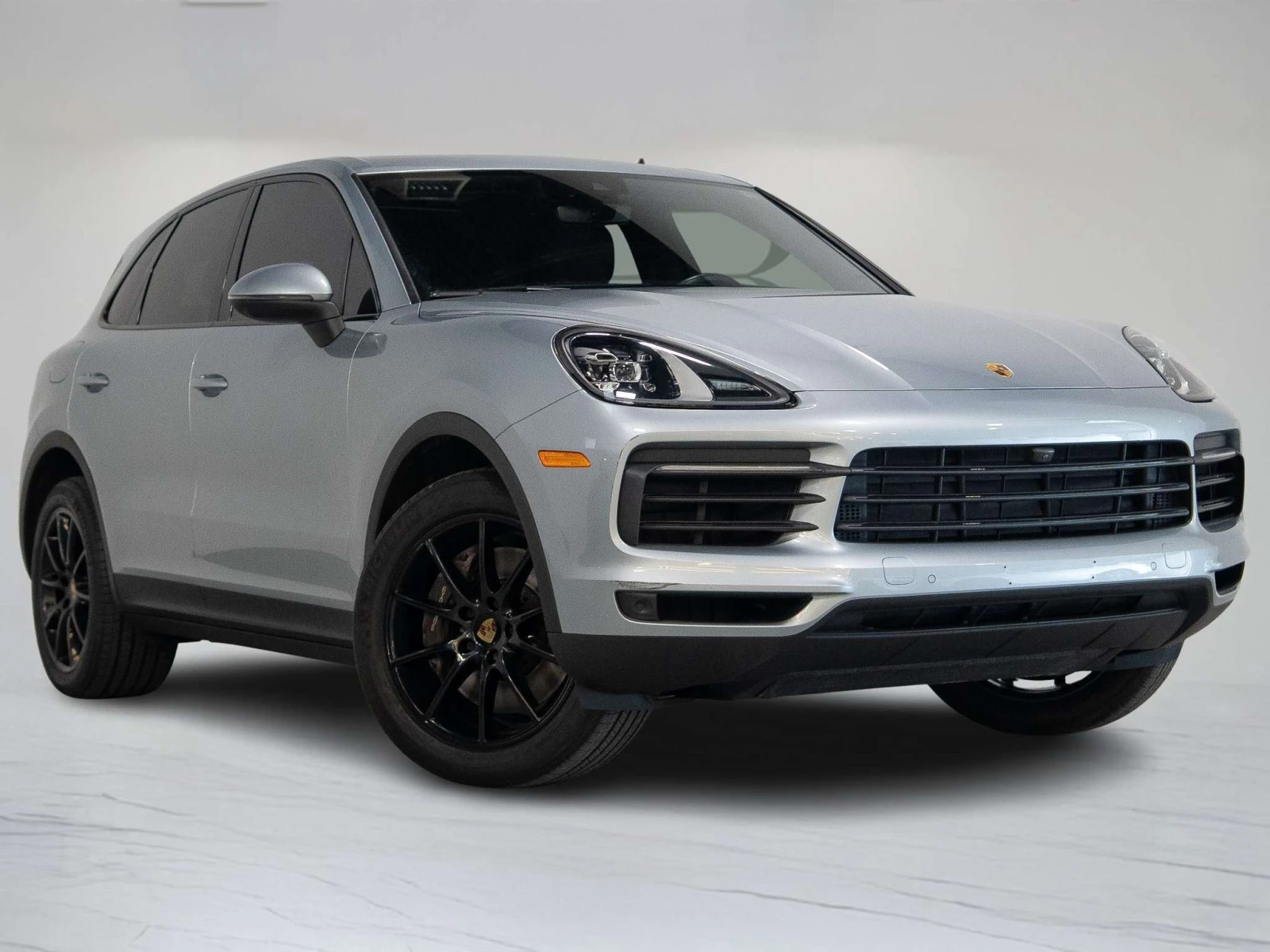 Porsche Cayenne * PREMIUM PLUS | PANO | BOSE | 20 IN * CARFAX * , снимка 2 - Автомобили и джипове - 56058781