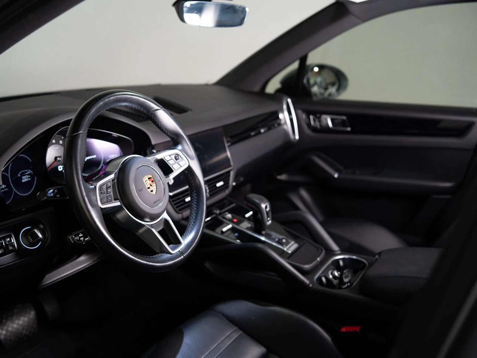 Porsche Cayenne * PREMIUM PLUS | PANO | BOSE | 20 IN * CARFAX * , снимка 10 - Автомобили и джипове - 56058781