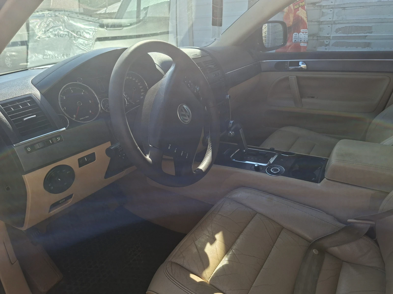 VW Touareg, снимка 6 - Автомобили и джипове - 56151535