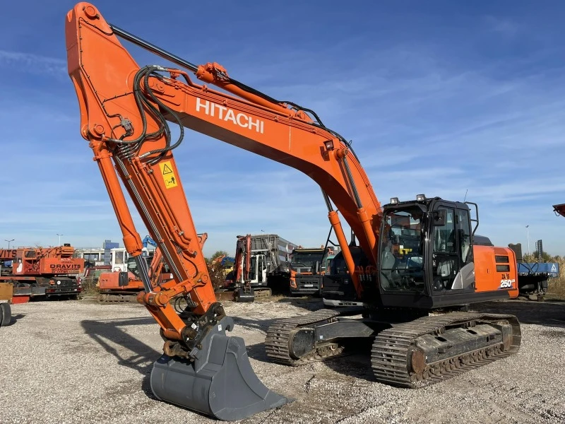 Багер Hitachi ZX 250 LC-6 , снимка 6 - Индустриална техника - 42989072