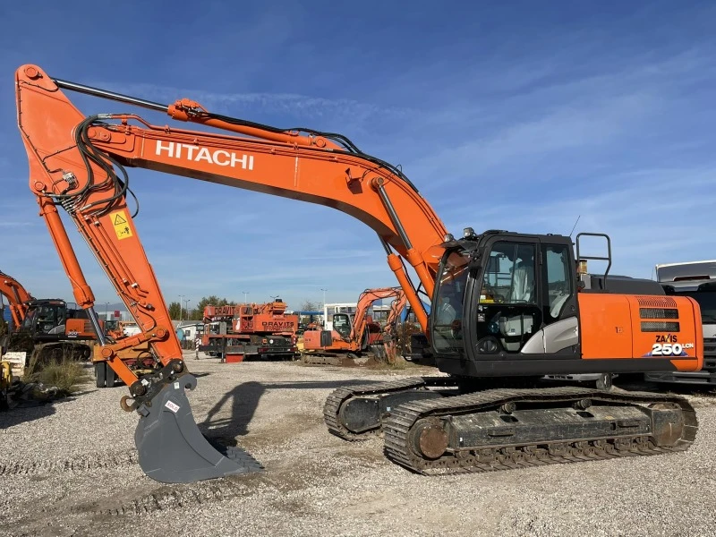 Багер Hitachi ZX 250 LC-6 , снимка 12 - Индустриална техника - 42989072