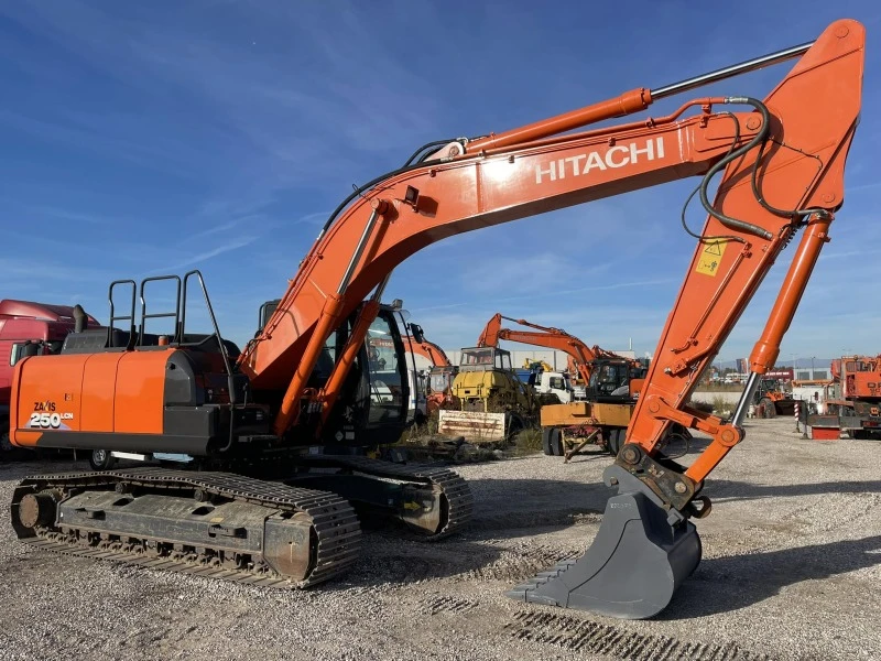 Багер Hitachi ZX 250 LC-6 , снимка 9 - Индустриална техника - 42989072