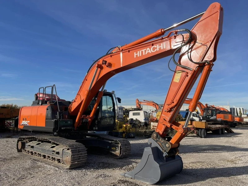 Багер Hitachi ZX 250 LC-6 , снимка 15 - Индустриална техника - 42989072