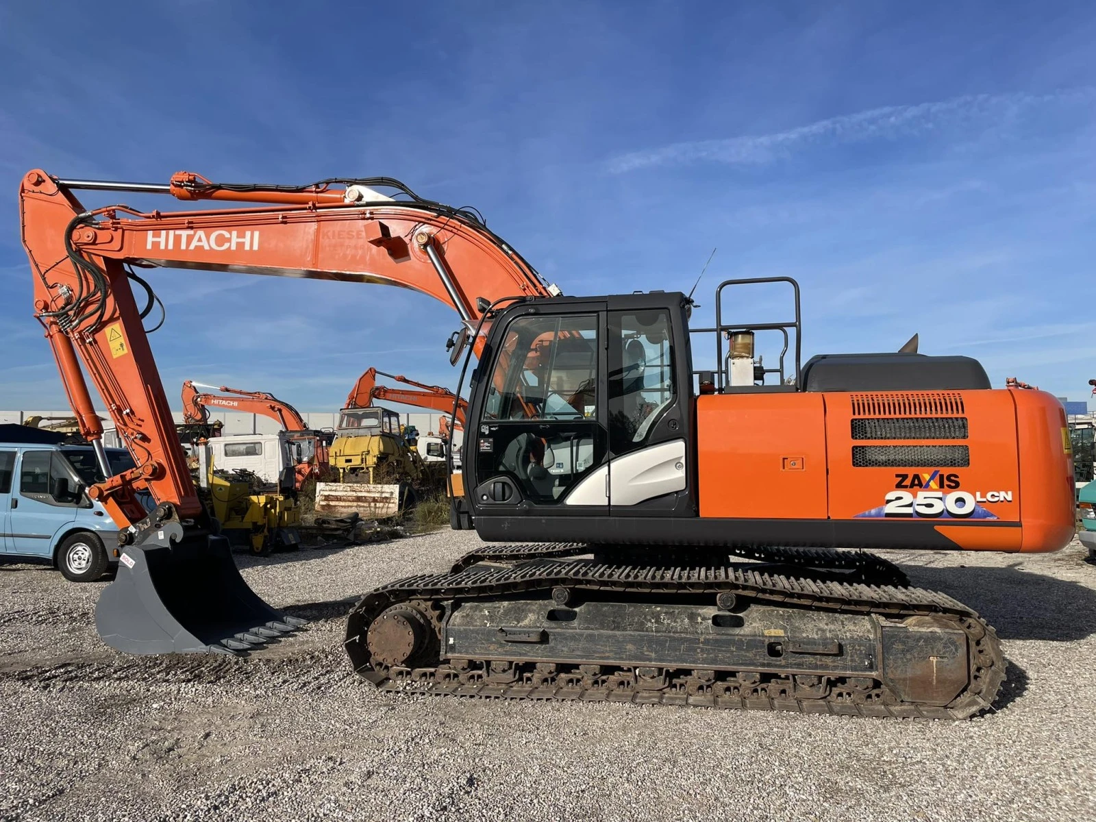 Багер Hitachi ZX 250 LC-6  - изображение 10