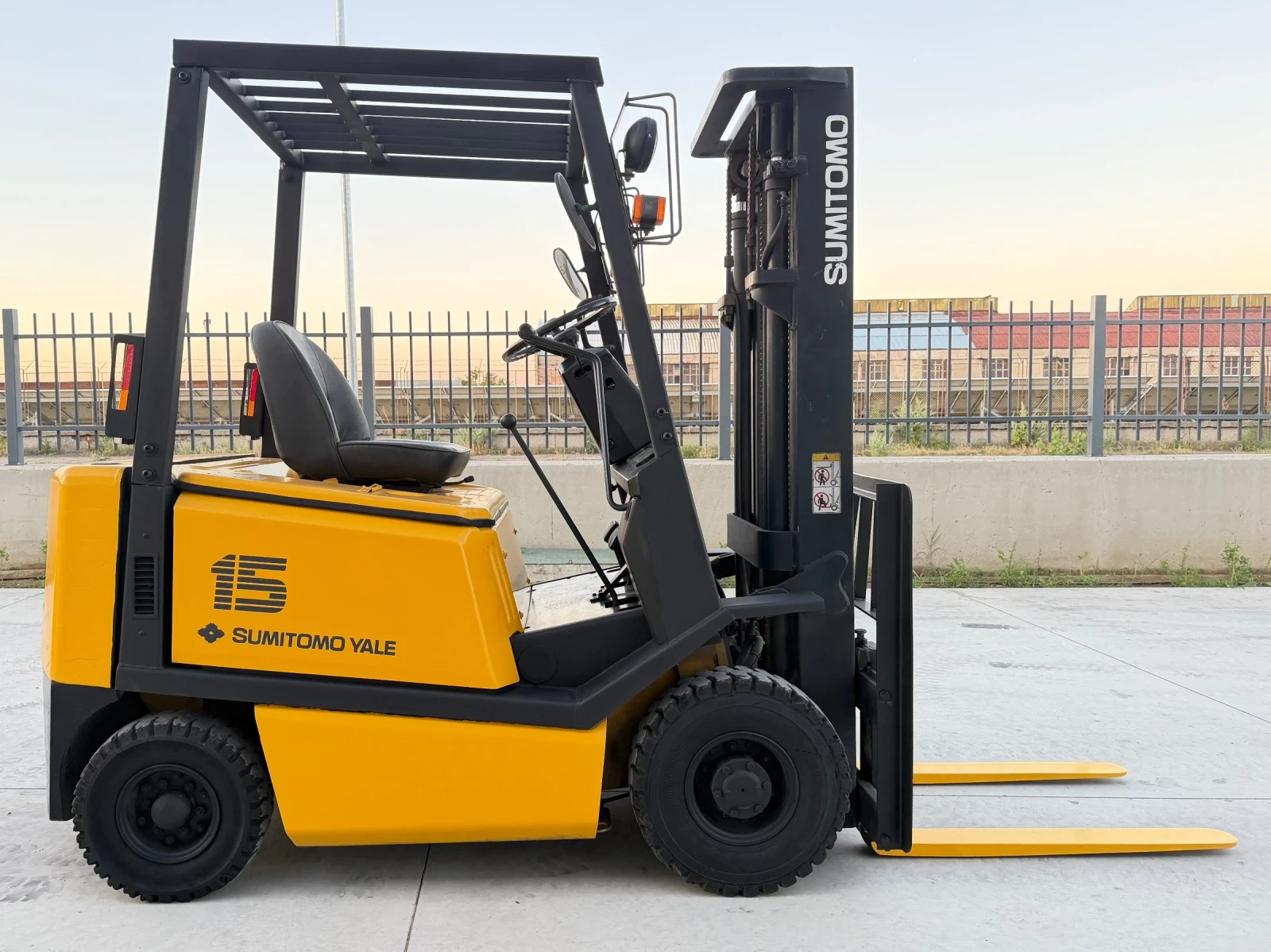 Мотокар Yale Sumitomo 1.5 Тона / ПЕРФЕКТЕН / Като Нов, снимка 6 - Индустриална техника - 53631978