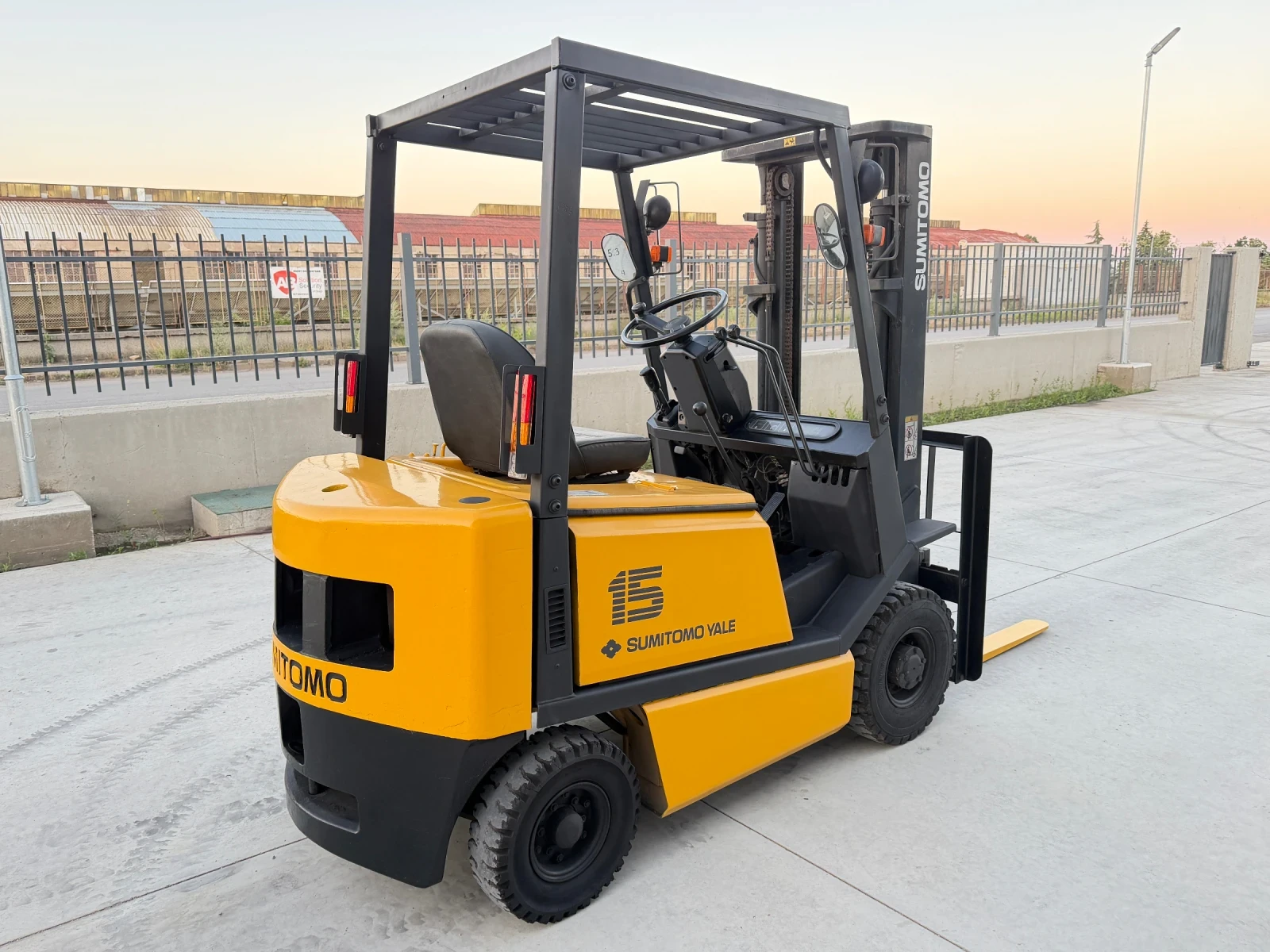 Мотокар Yale Sumitomo 1.5 Тона / ПЕРФЕКТЕН / Като Нов, снимка 5 - Индустриална техника - 53631978