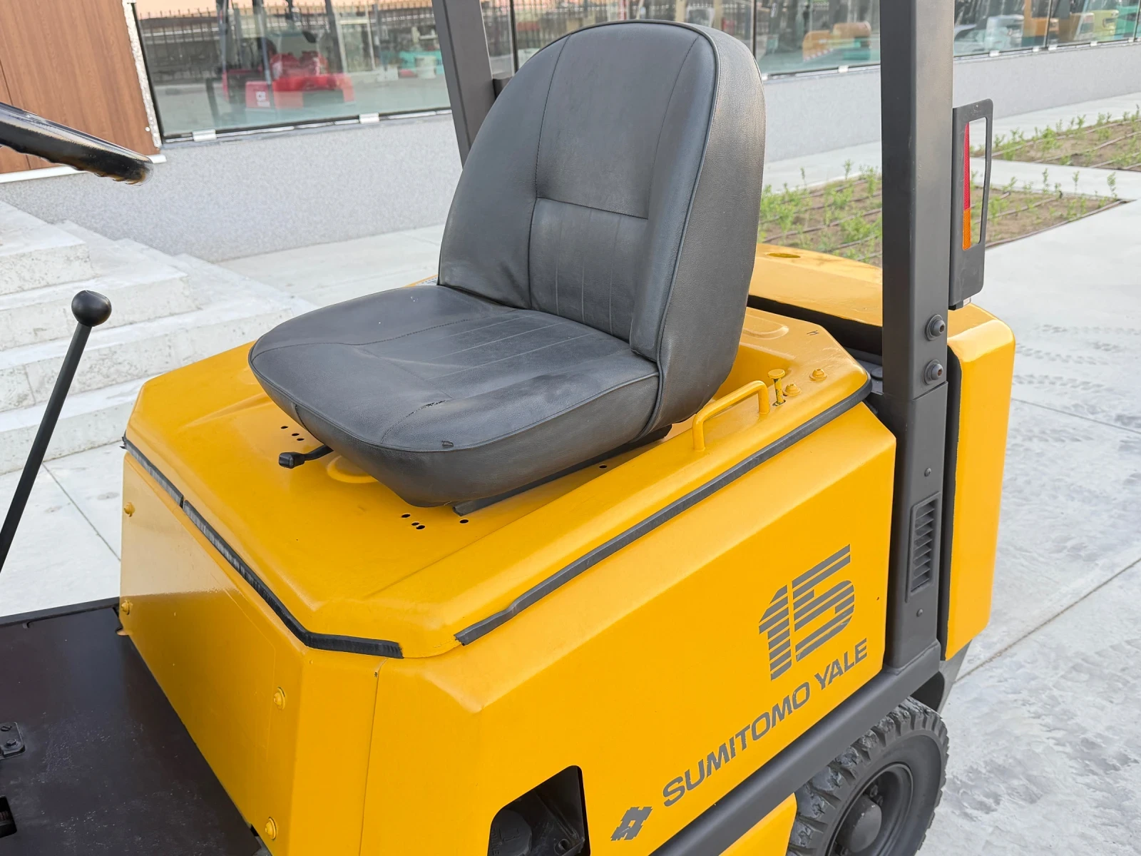 Мотокар Yale Sumitomo 1.5 Тона / ПЕРФЕКТЕН / Като Нов, снимка 12 - Индустриална техника - 53631978