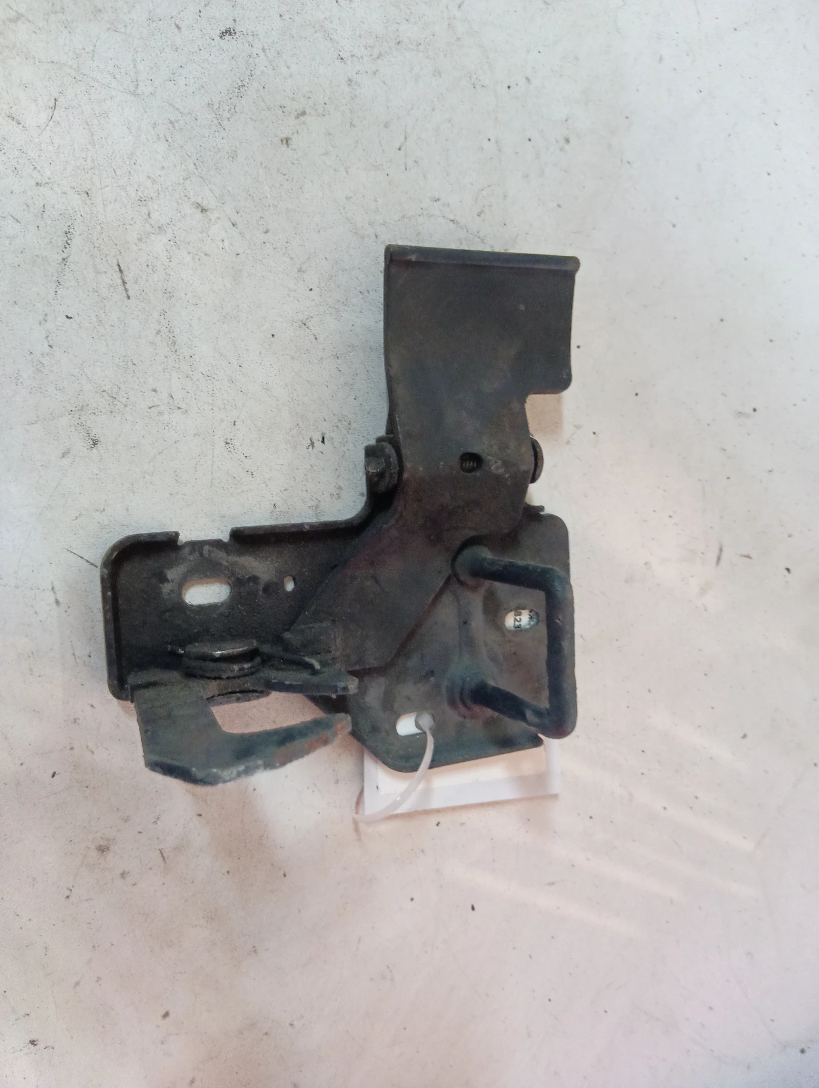 дръжка преден капак 4L0823480 Audi Q7