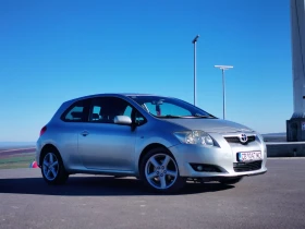 Toyota Auris  - [1] 