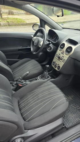 Opel Corsa - 2550 € / 4987.37 лв. - 12010176 8